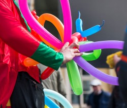 Balloon artist